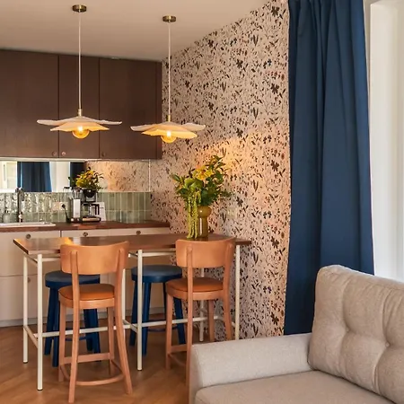 Sunny Surfingbird Lägenhet